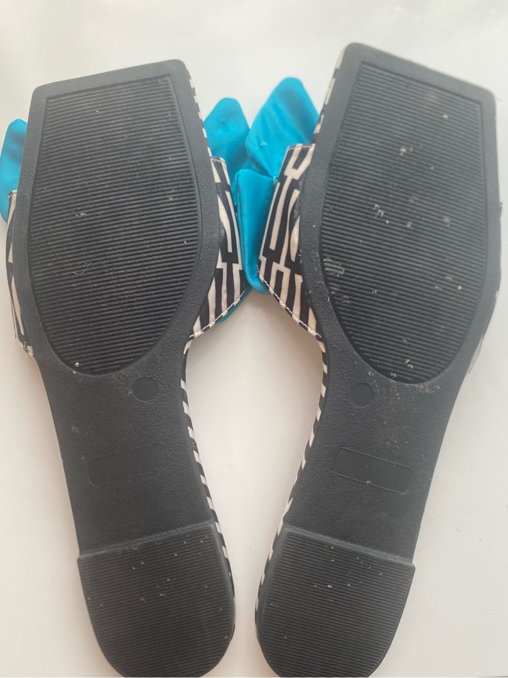 Betsy Johnson Whimsical Turquoise Bow Jeweled Flat Sandals - Picture 4 of 6